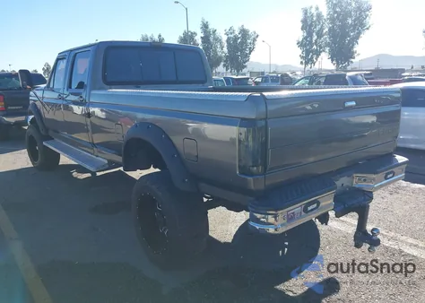 1993 Ford F350 z USA, uszkodzony, nr VIN 2FTJW36MXPCA62913